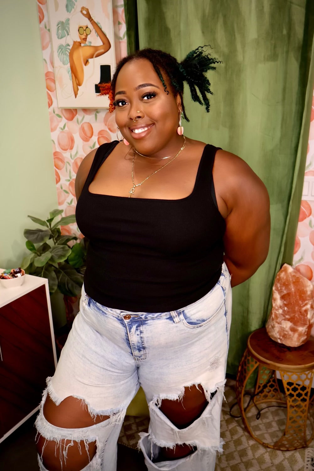 🍑 GETTIN’ PHUZZY WITH IT: DIVE INTO THE PEACHY WORLD OF WAXER NICHELLE LOCK