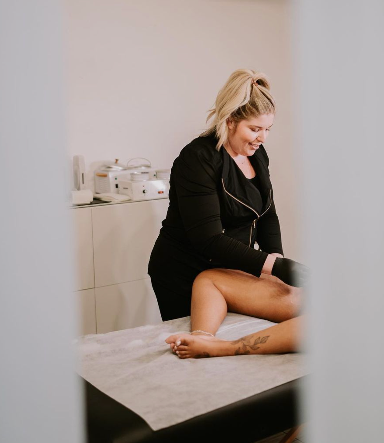 PRO FEATURE: THE WAXING WIZARD OF BARE ARIZONA, GLENNA HOROWITZ